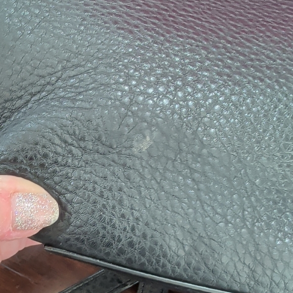 Tory Burch Black Leather Bag with Gold Details - Picture 15 of 16